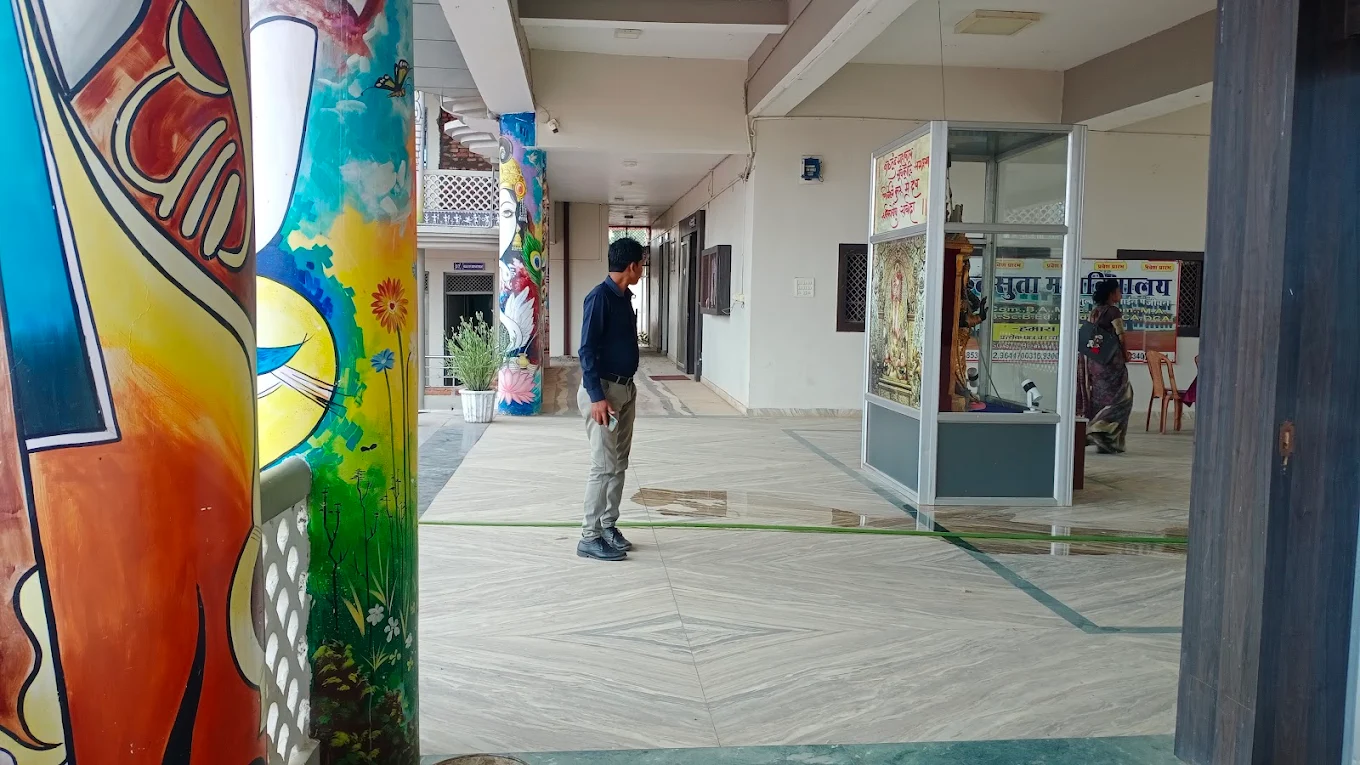 College gallery photo 8